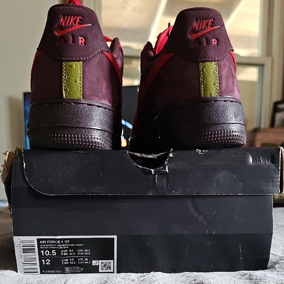 Nike Red and Burgundy Sneakers - Picture 4 of 5